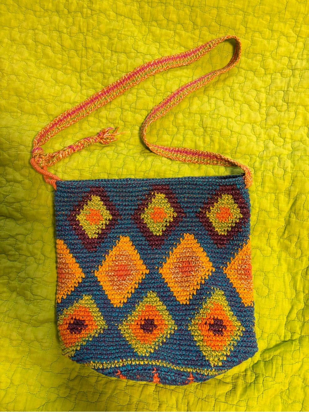Handwoven Multi-Color Diamond Pattern Round Bottom Bucket Shoulder Bag
